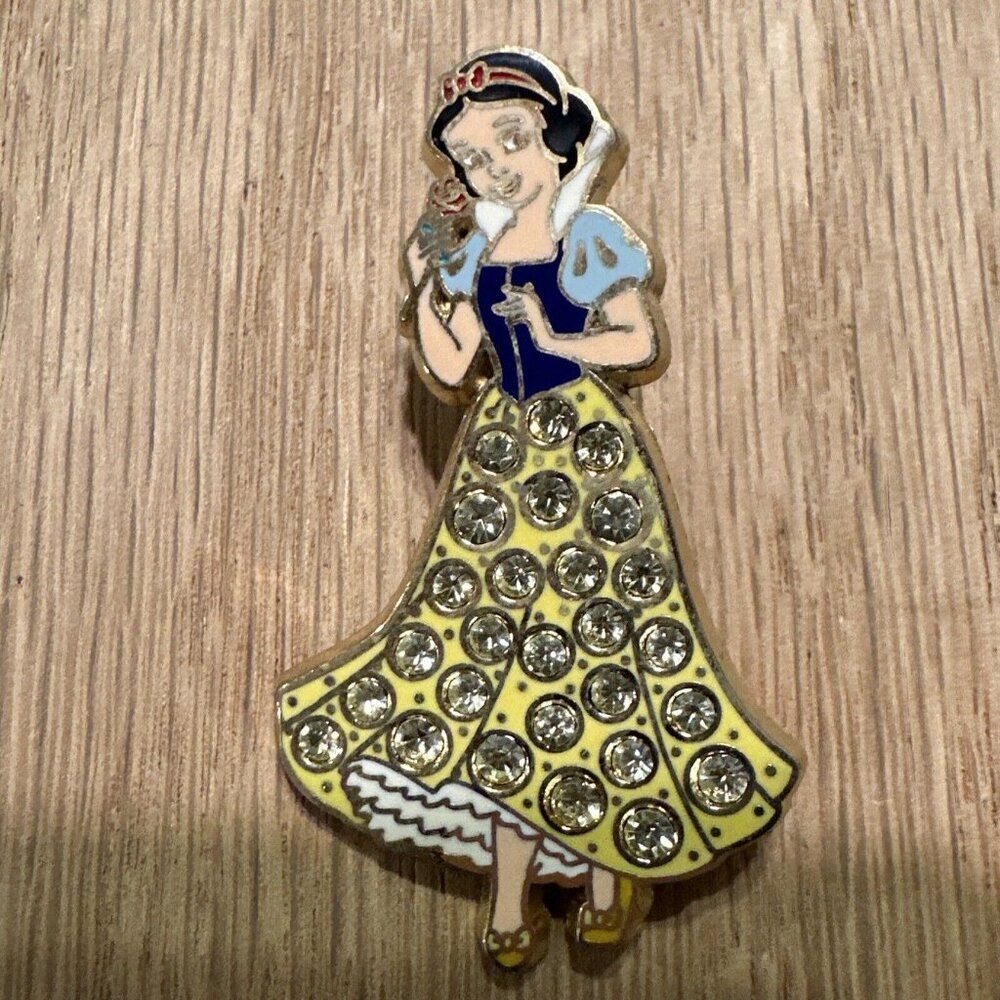 WDW Walt Disney Snow White   Disney Trading Pin 2006 Seven Dwarfs Rhinestone